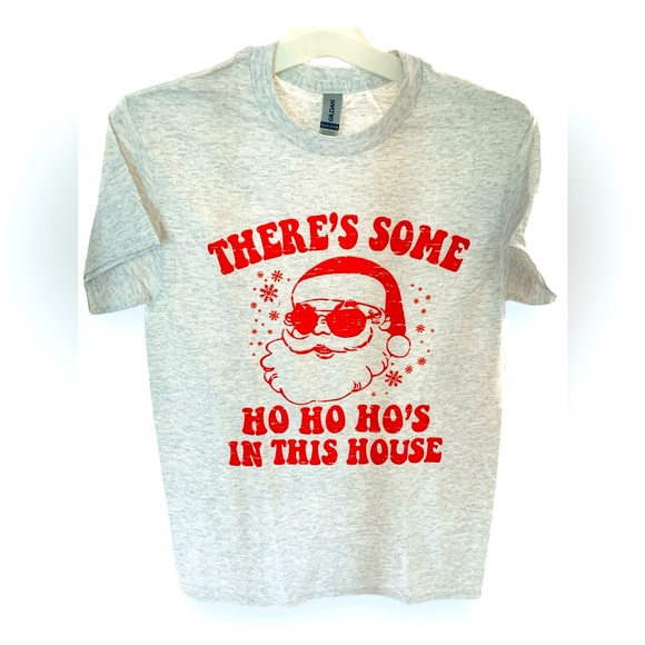 *NEW* Lt Gray There’s Some Ho Ho Ho’s In This House T-Shirt Size Small - Picture 1 of 4